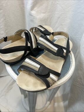Black and White Striped Women's Comfort Sandals
